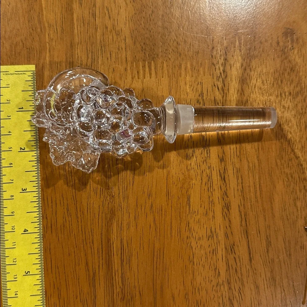 Mikasa Clear Crystal Grape Bottle Stopper